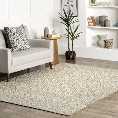 Cozy Geometric Gray Synthetic 4' x 6' Easy-Care Area Rug