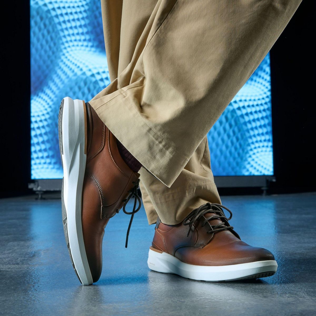 Clarks Mens Code Hybrid Plain Tan Leather Shoes - thumbnail 2