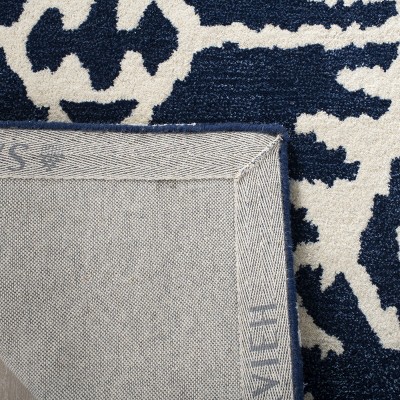 Wyndham Royal Blue and Ivory Wool Tufted Area Rug 4' x 6'