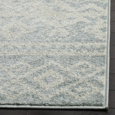 Adirondack Slate and Ivory Synthetic Area Rug 4' x 6'