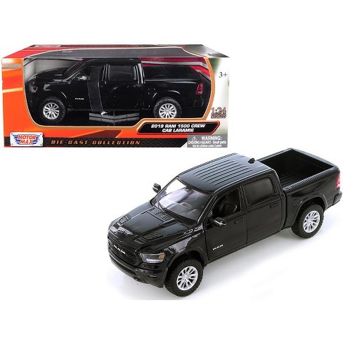 Ram 1500 Laramie Crew Cab Pickup Truck Black 1/24 Diecast Model Car Motormax : Target