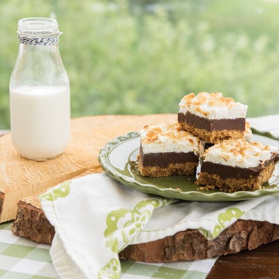 9-Inch Aluminum Square Cake Pan with Clear Lid