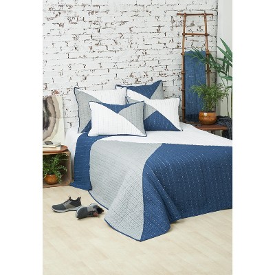 White and Blue Reversible Cotton Queen Quilt Set