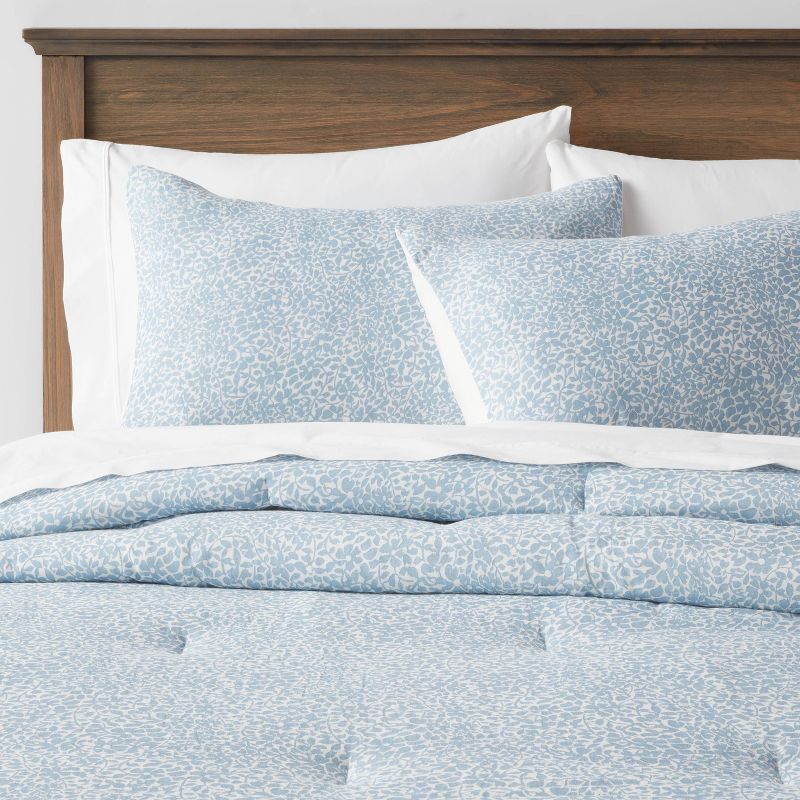 Traditional Floral Printed Cotton Comforter & Sham Set Blue - Threshold™, 1 of 9