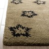 Soho SOH720 Hand Tufted Indoor Rugs - Safavieh - 3 of 4