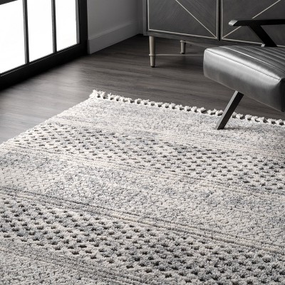 Luxe Gray Geometric 4' x 6' Synthetic Easy Care Area Rug