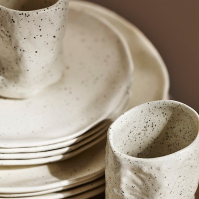 Atik Cream Speckled Ceramic 16-Piece Dinnerware Set, Service for 4