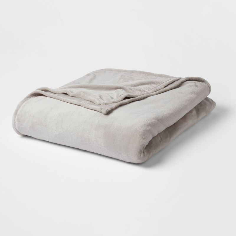 Solid Plush Bed Blanket - Room Essentials™, 1 of 4