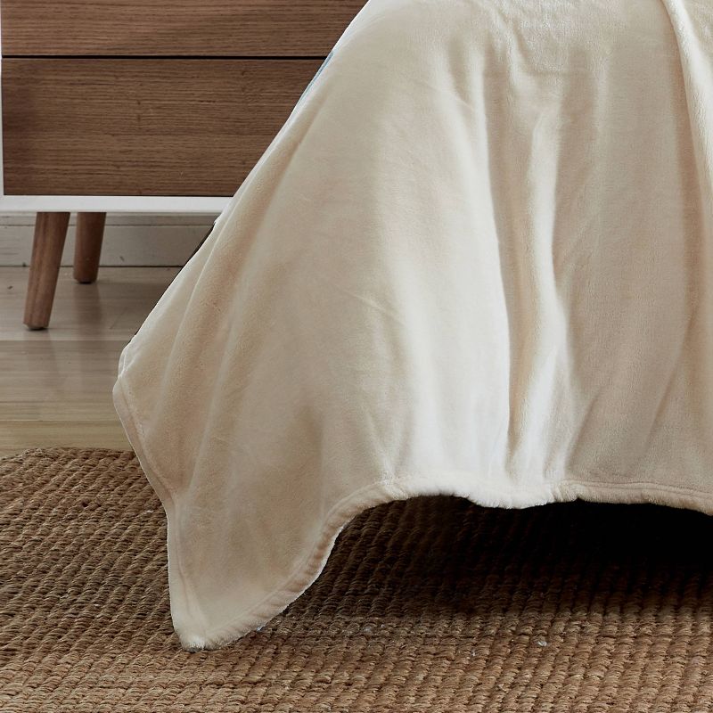 Ultra Soft Plush Bed Blanket - Eddie Bauer, 4 of 8