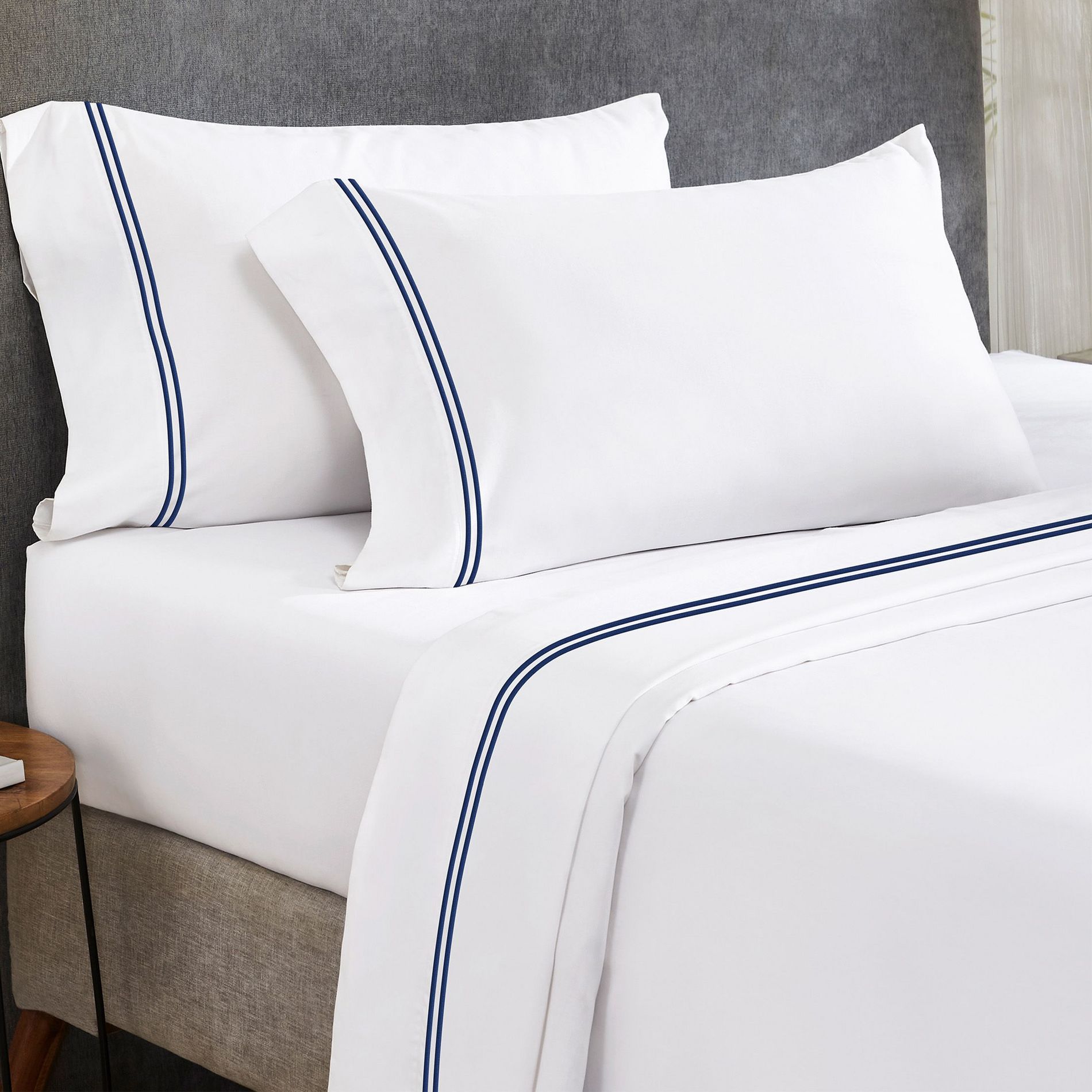 5-Star Luxury Sheet Set - 600 Thread Count 100% Cotton Sateen - Soft & Crisp Bed Sheets with Deep Pockets by California Design Den