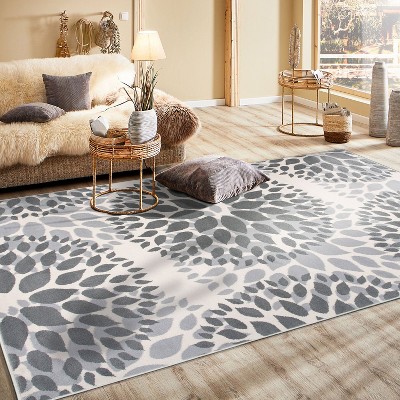 Gray Floral Medallion 5' x 7' Synthetic Area Rug