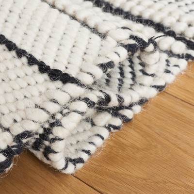 Natura Artisan-Crafted Black and Ivory Wool 4' x 6' Area Rug
