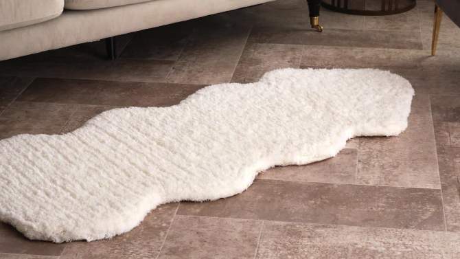 Hand Tufted Double Pelt Faux Sheepskin - nuLOOM, 2 of 10, play video