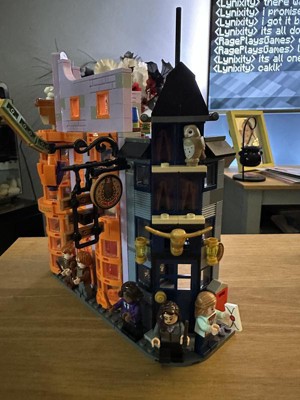 Riachuelo  LEGO - Harry Potter - O Beco Diagonal Gemialidades Weasley -  76422