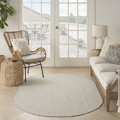 Courtyard Geometric Ivory Silver 5' x 7' Oval Synthetic Rug
