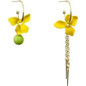 Bohemian Garden Earrings - Handmade Floral Ball Design with Asymmetric Dangle for a Free-Spirited Look - 1 of 4