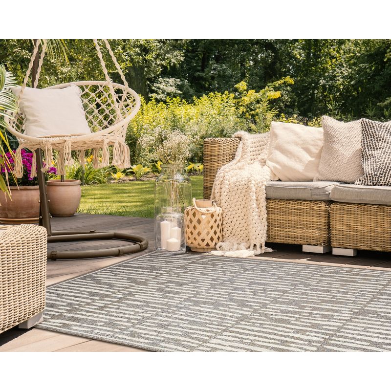 Liora Manne Cove Abstract Indoor/Outdoor Rug.., 6 of 11