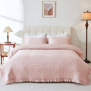 Hachikiko Ruffled Quilt Set,Romantic Quilted Bedspread with Shams, - 1 of 4