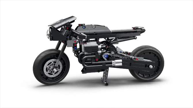 LEGO Technic THE BATMAN &#8211; BATCYCLE Motorcycle Model Toy 42155, 2 of 8, play video