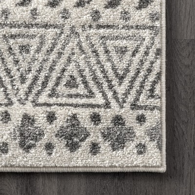 Modern Gray Diamond Trellis 80" Synthetic Area Rug