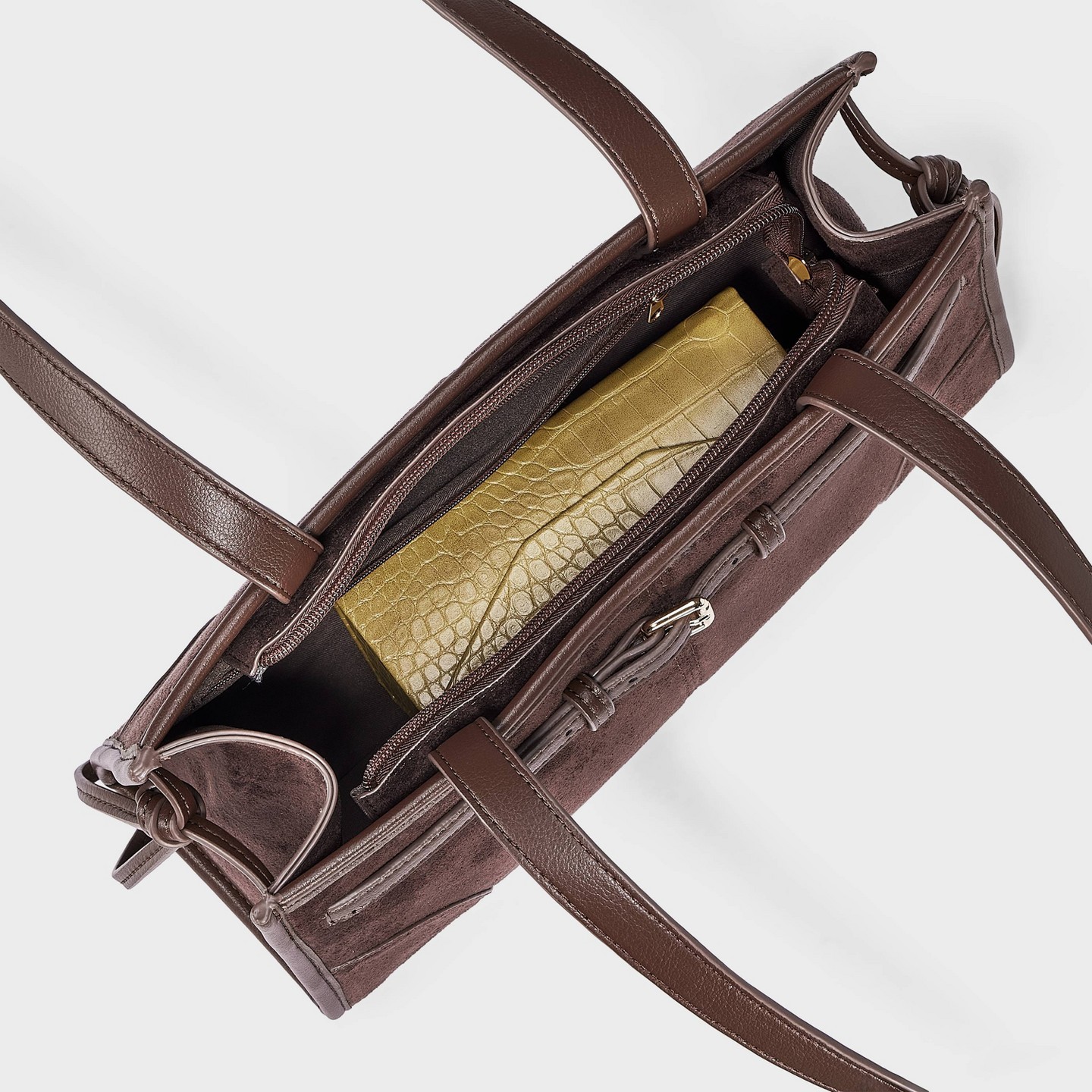 Сумка Universal Thread Faux Suede Belted Satchel, цвет: Коричневый — фото 4
