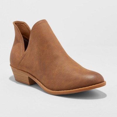 v cut ankle boots