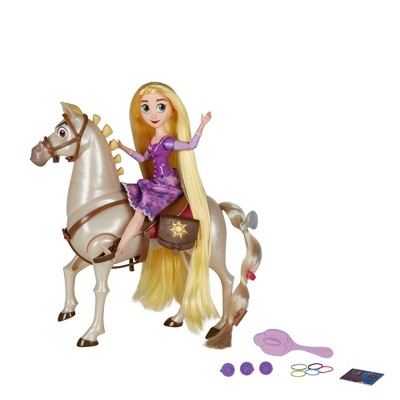 rapunzel and royal horse maximus