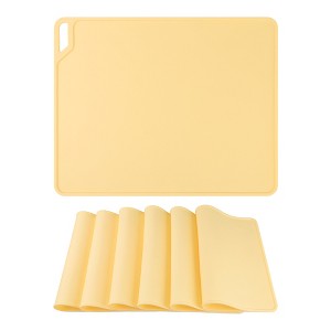 REGALWOVEN Silicone Heat Resistant Non-Slip Easy to Take Washable Placemats 15" x 12" 6 Pcs - 1 of 4