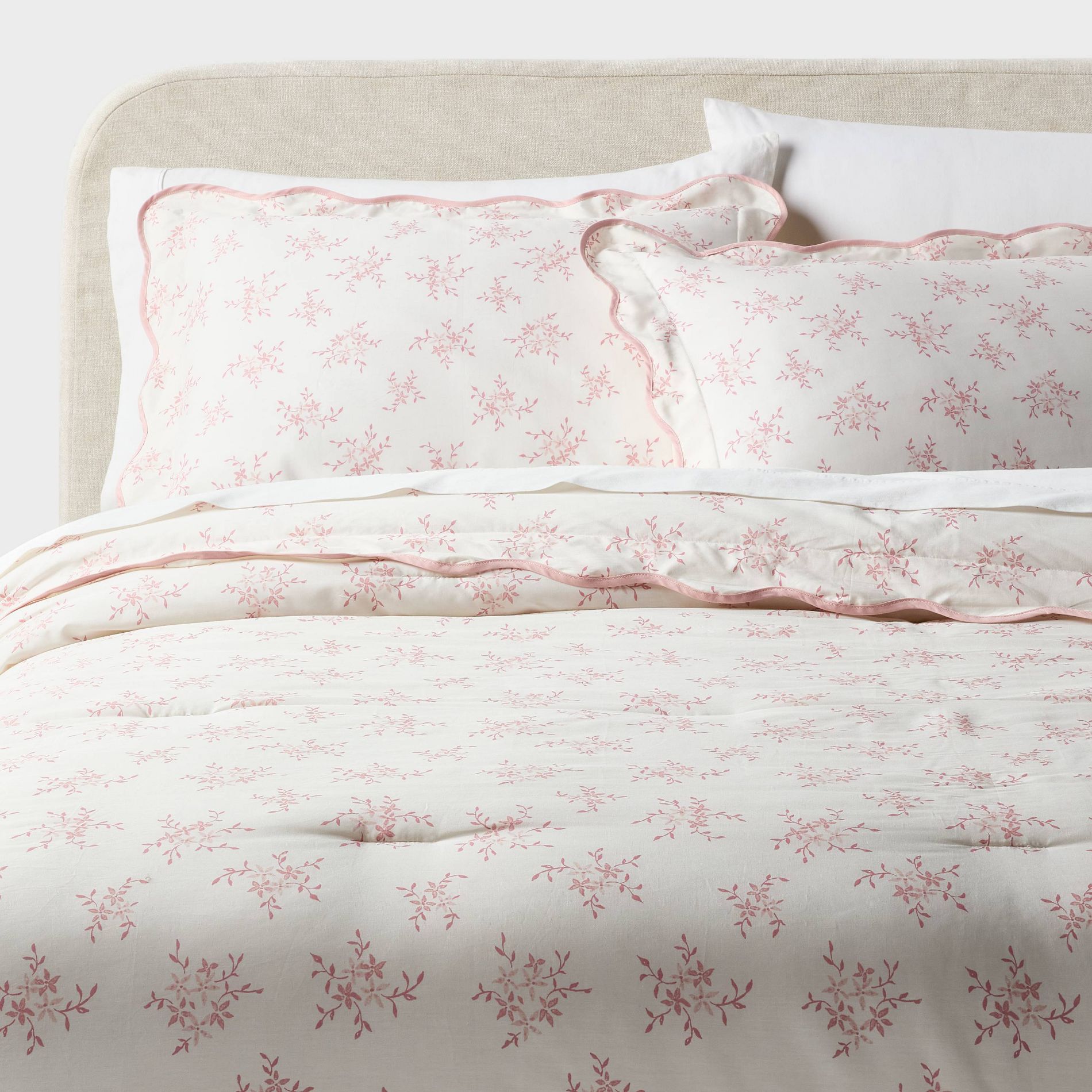 Twin/Twin XL Floral Scallop Comforter and Sham Set Pink for Dorm - Threshold™