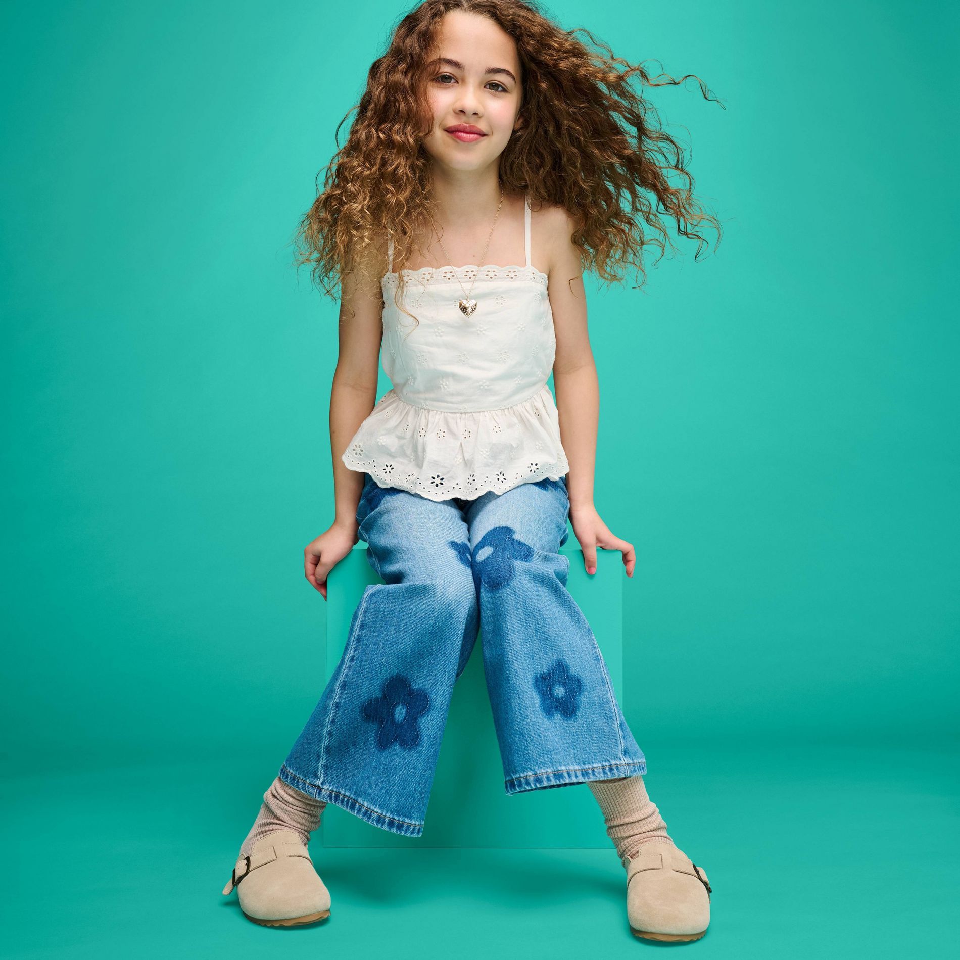 Girls' Mid-Rise Daisy Wide Leg Jeans - Cat & Jack™ Dark Wash