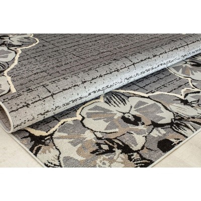 Vera Gray Tufted Floral 5' x 7' Area Rug