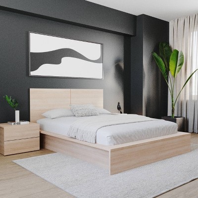 Light Brown Wood Queen Platform Bed with Nightstands