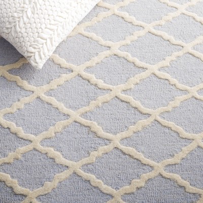 Light Blue and Ivory Hand-Tufted Wool 4' x 6' Area Rug