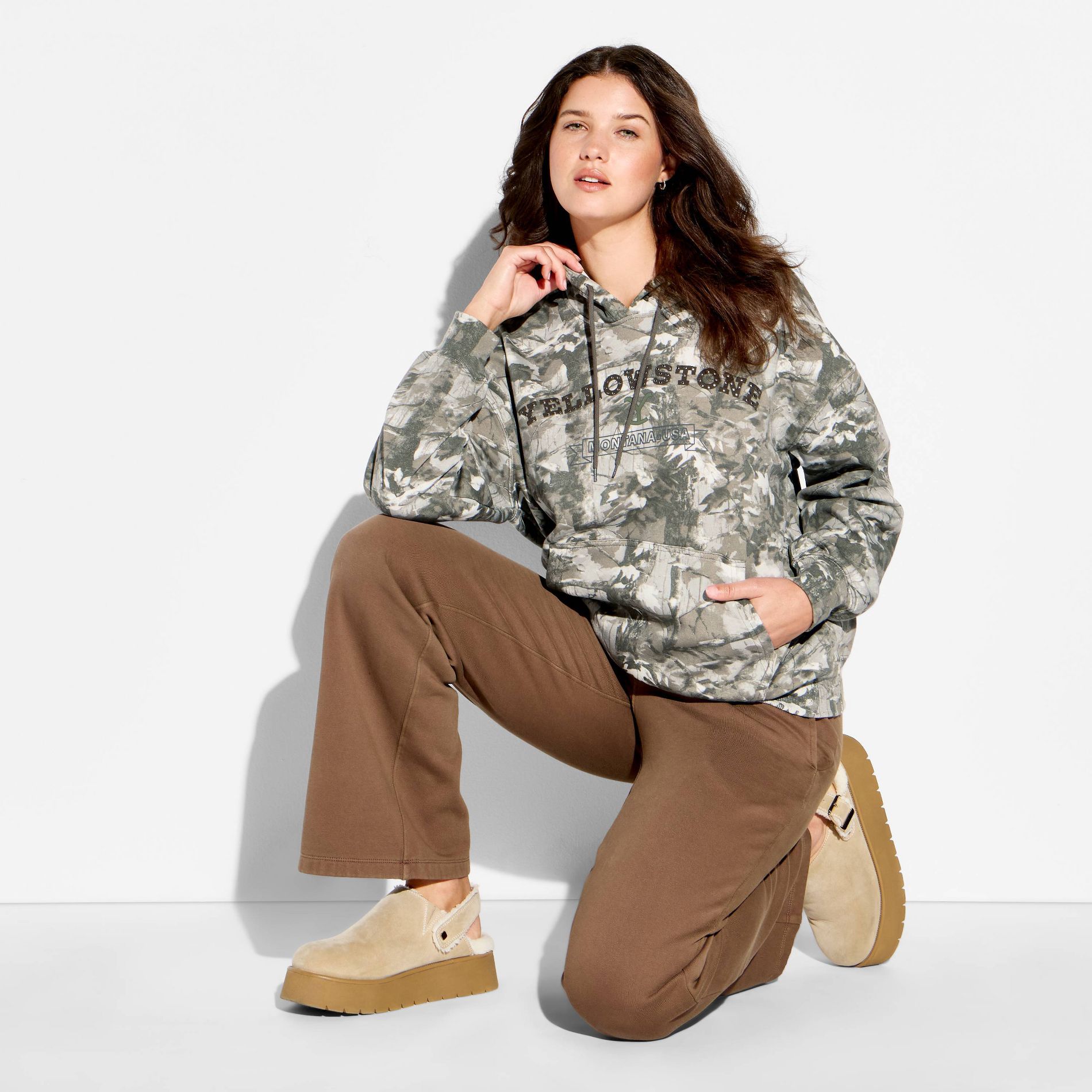 Women's Camo Yellowstone Graphic Pullover Sweatshirt - Assorted Gray