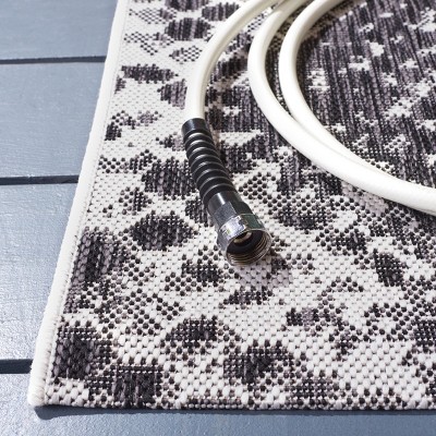 Courtyard Gray 53" Synthetic Easy-Care Indoor/Outdoor Rug