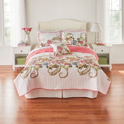 BrylaneHome Floral Jardin Quilt Bedding Collection