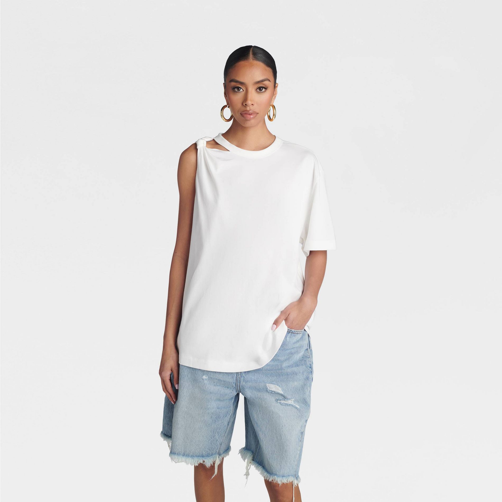 KBB by KAHLANA Women's 'The Asymmetric Shoulder Twist T-Shirt' - White