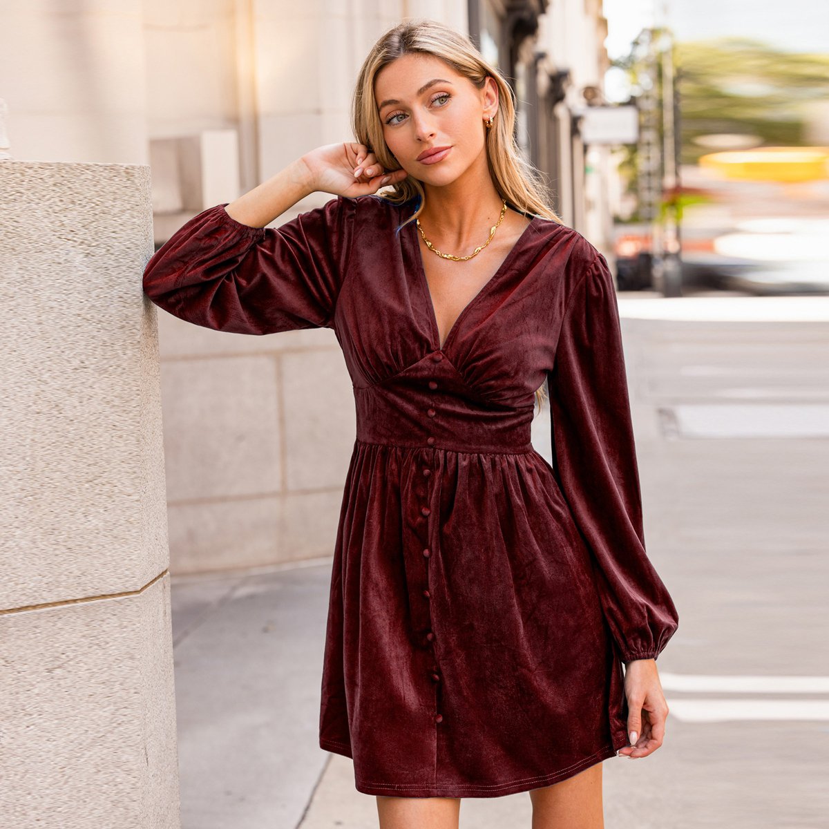 Женские платья Cupshe Women's Emerald Green Velvet Button-Down Dress-L-Burgundy — фото 4