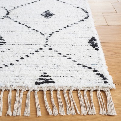 Ivory and Black Handmade Wool Shag Area Rug, 5 x 8 ft