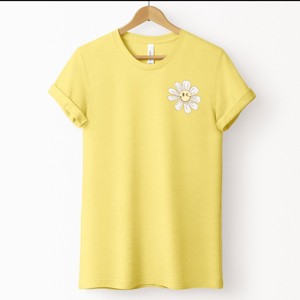 S.W.Smiley Blooming Daisies - Women's Short Sleeve Graphic T-Shirt - 1 of 4