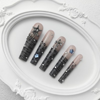 Vynxaria Black High-Quality Press-On Nails for a Flawless Finish Size M