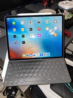 Smart Keyboard Folio for iPad Pro 12.9‑inch (6th generation) - Spanish -  Apple