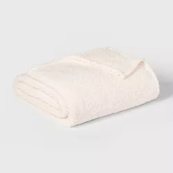 Twin/Twin XL Sherpa Bed Blanket White - Room Essentials™