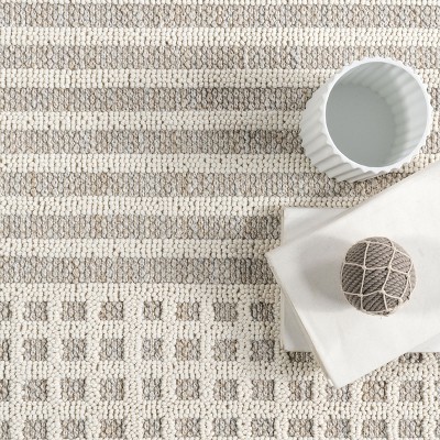 96'' Round Red Geometric Synthetic Easy Care Rug