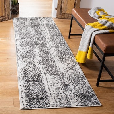 Adirondack Silver and Black Geometric Area Rug 2'6" x 4'