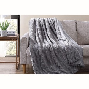 The Nesting Company Juniper Luxurious Feeling Faux Fur Throw Blanket 50" x 70" - 1 of 4