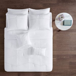 Onida Queen 8pc Comforter Set White