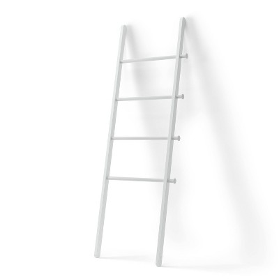 White Ash and Poplar Wood Blanket Ladder with Metal Bars