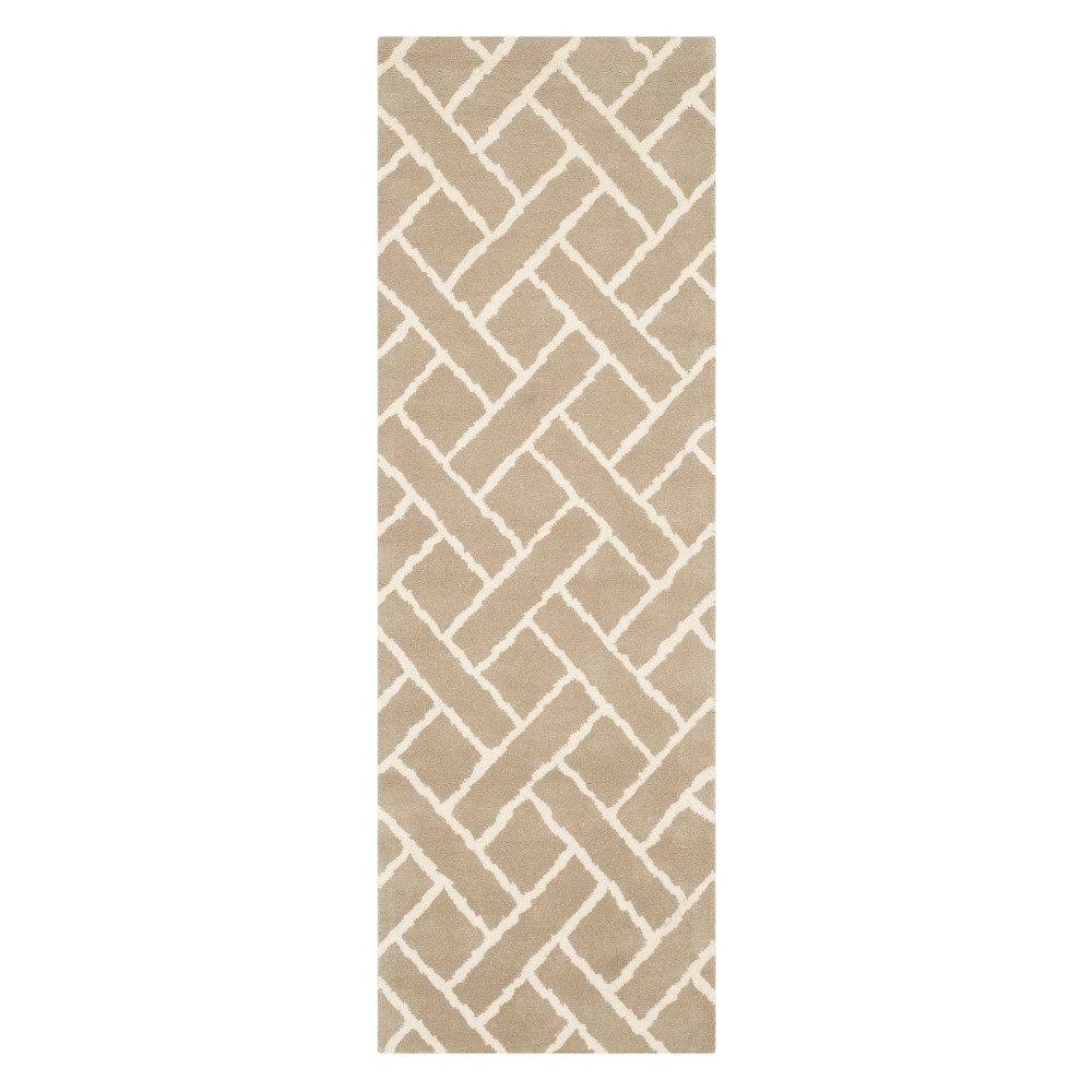 2'3inx7' Runner Crosshatch Tufted Beige/Ivory - Safavieh