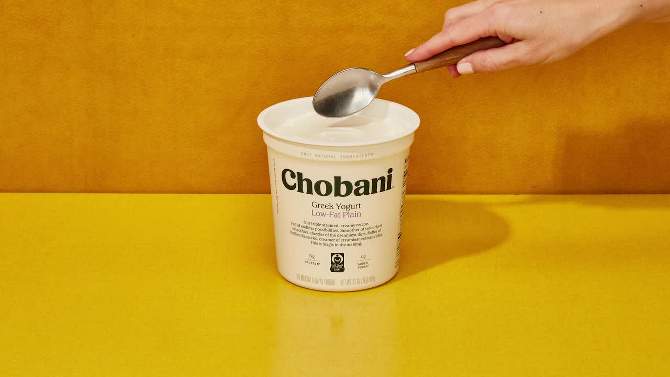 Chobani Plain Nonfat Greek Yogurt - 32oz, 2 of 11, play video